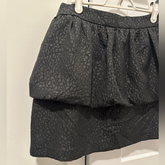 Zara Black Jacquard High Waisted Mini Peplum Skirt Size Large - Picture 2 of 9